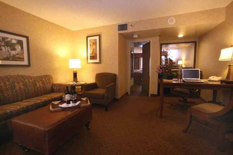 Embassy Suites By Hilton Santa Ana Orange County Airport Rom bilde